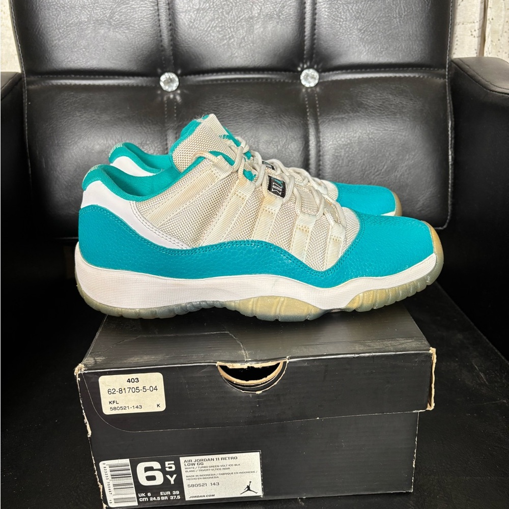 Retro Jordan 11 Low Aqua Safari